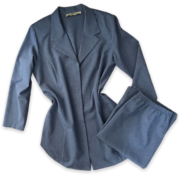 Vintage Blue Matching Blazer & Skirt Suit Set - Picture 2 of 10